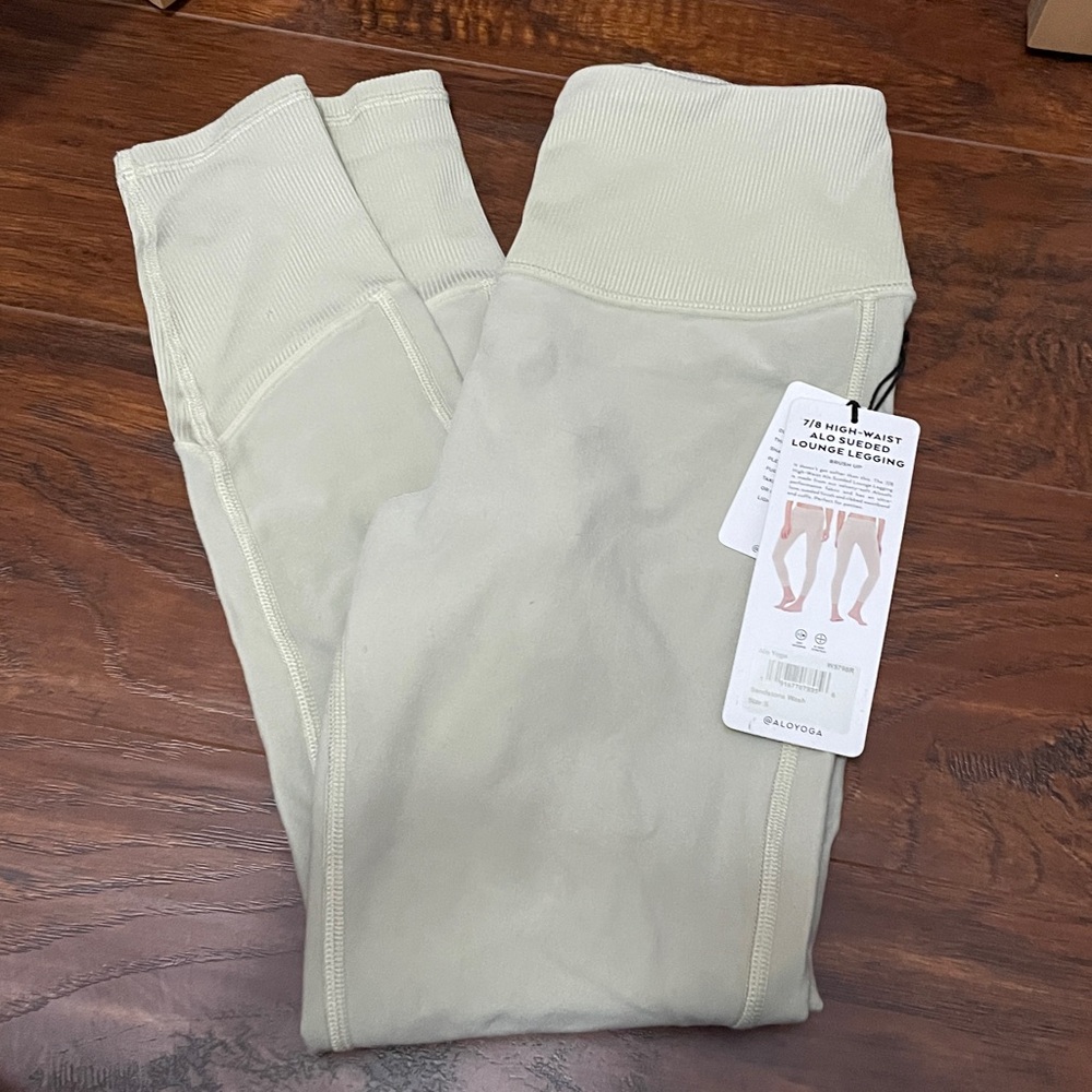 ALO Yoga High-Waist 7/8 all sueded lounge legging sandstone wash size small NWT